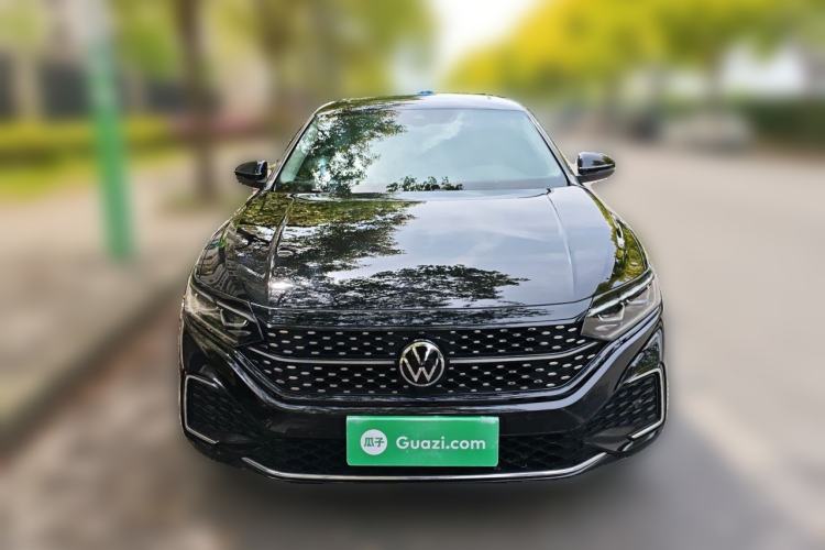 Used Volkswagen Passat 2022 330TSI Starry Luxury Edition Front