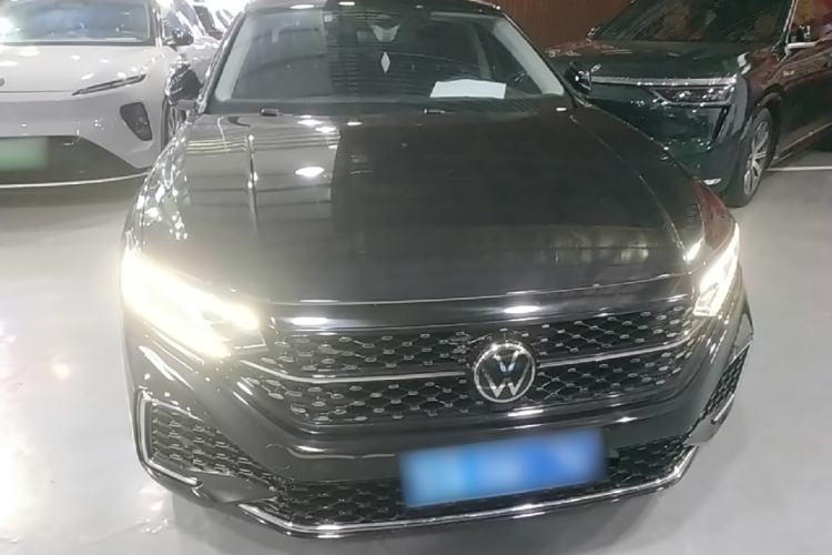 Used Volkswagen Passat 2022 330TSI Starry Luxury Edition Front