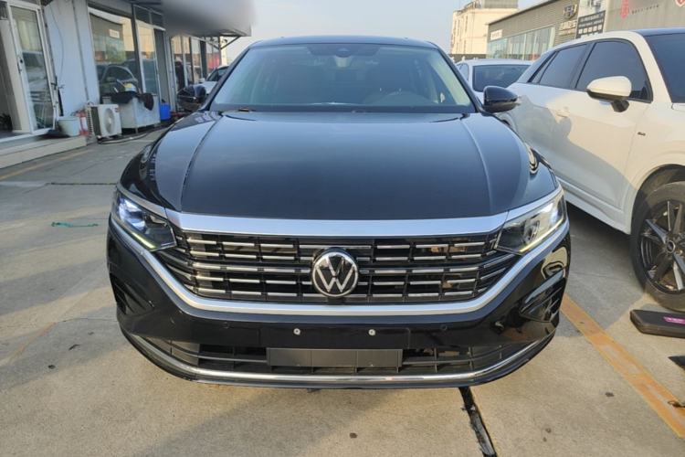 Used Volkswagen Passat 2022 330TSI Luxury Edition Front