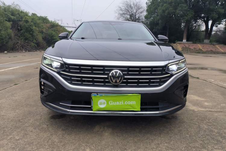 Used Volkswagen Passat 2022 330TSI Luxury Edition Front