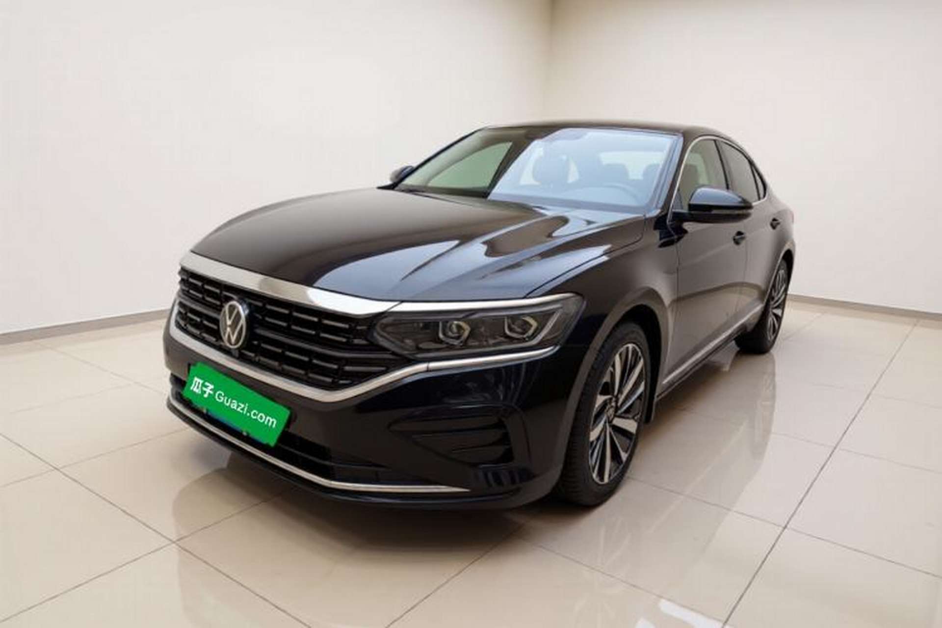 Used Volkswagen Passat 2022 380TSI Luxury Edition Front Left 45 Deg