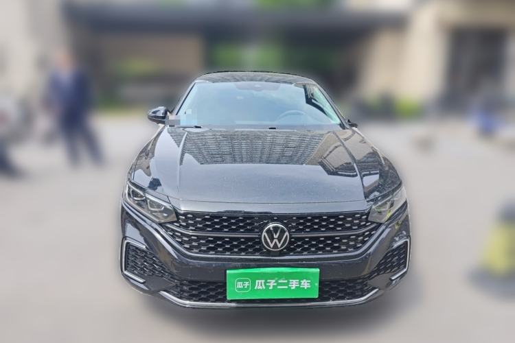 Used Volkswagen Passat 2022 330TSI Starry Luxury Edition Front