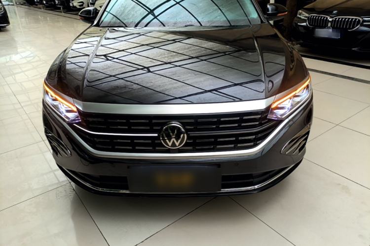 Used Volkswagen Passat 2022 330TSI Luxury Edition Front