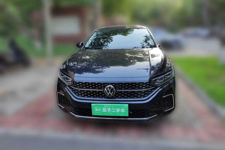 Used Volkswagen Passat 2022 330TSI Starry Luxury Edition Front