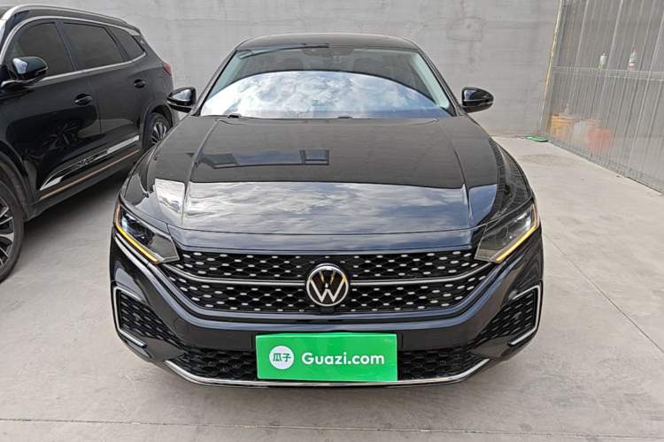 Used Volkswagen Passat 2022 330TSI Starry Elite Edition Front
