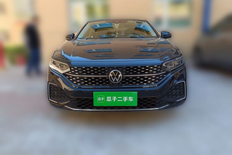 Used Volkswagen Passat 2022 330TSI Starry Luxury Edition Front