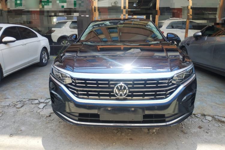 Used Volkswagen Passat 2022 330TSI Luxury Edition Custom Version Front