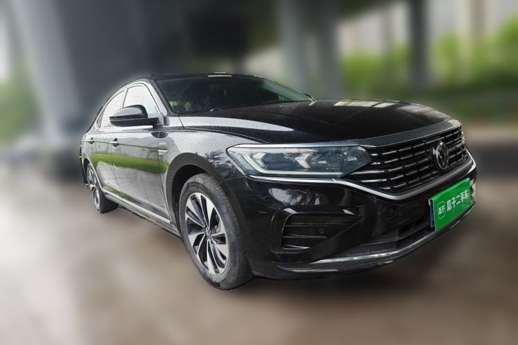 Used Volkswagen Passat 2022 330TSI Elite Edition Front Right 45 Deg