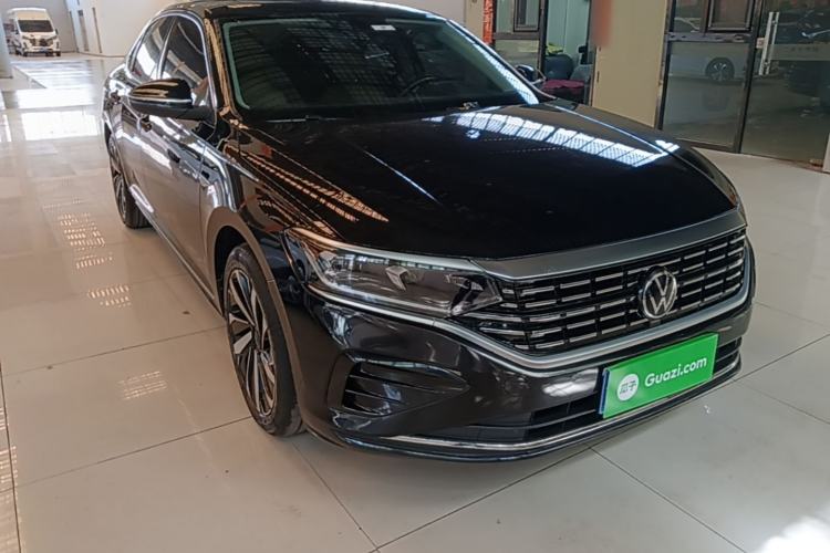 Used Volkswagen Passat 2022 330TSI Elite Edition Front Right 45 Deg