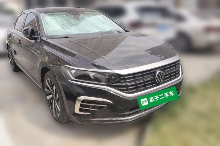 Used Volkswagen Passat 2022 330TSI Elite Edition Front Right 45 Deg