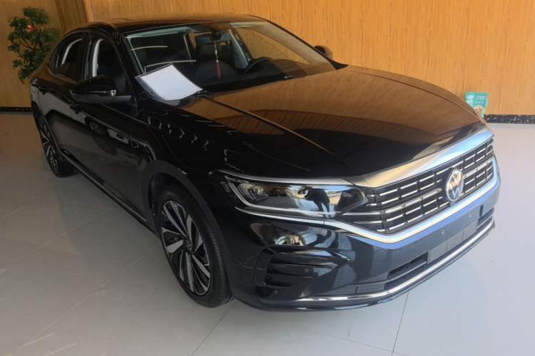 Used Volkswagen Passat 2022 330TSI Elite Edition Front Right 45 Deg