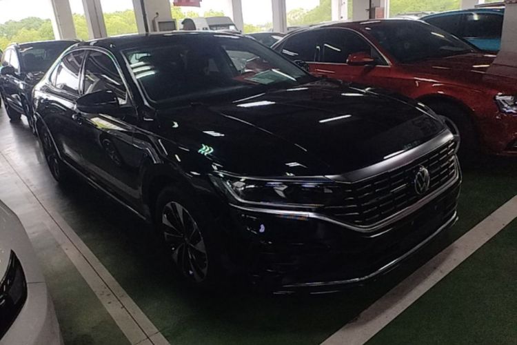 Used Volkswagen Passat 2022 330TSI Elite Edition Front Right 45 Deg
