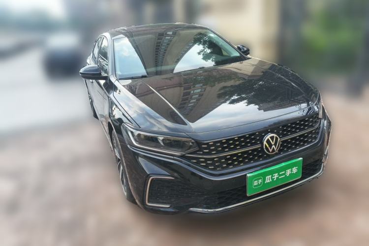 Used Volkswagen Passat 2022 330TSI Starry Elite Edition Front Right 45 Deg