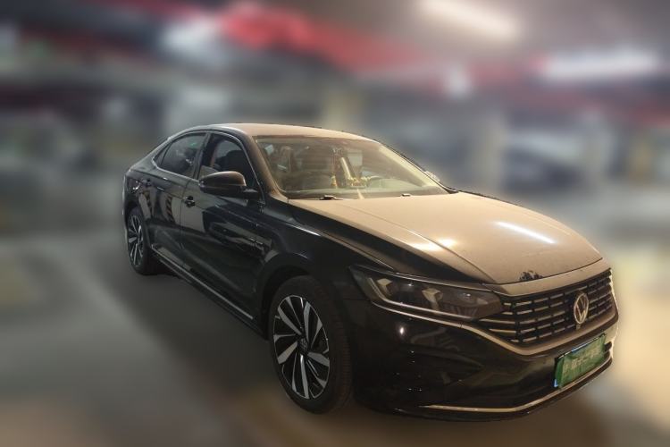 Used Volkswagen Passat 2022 330TSI Elite Edition Front Right 45 Deg