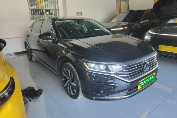 Used Volkswagen Passat 2022 330TSI Elite Edition Front Right 45 Deg