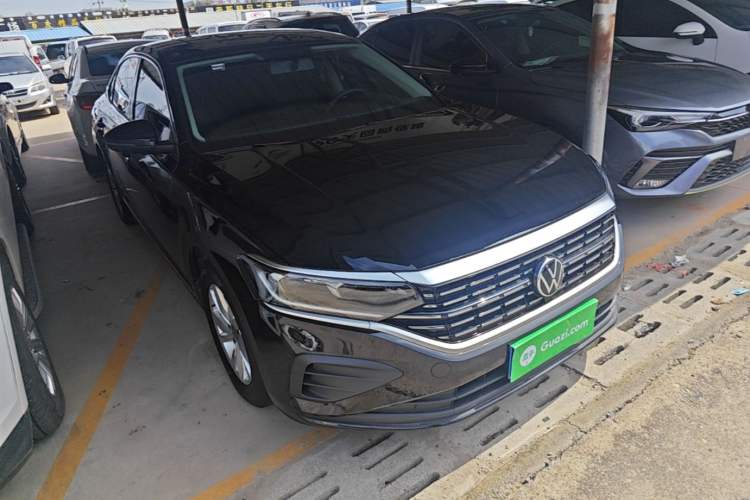 Used Volkswagen Passat 2022 280TSI Business Edition Front Right 45 Deg