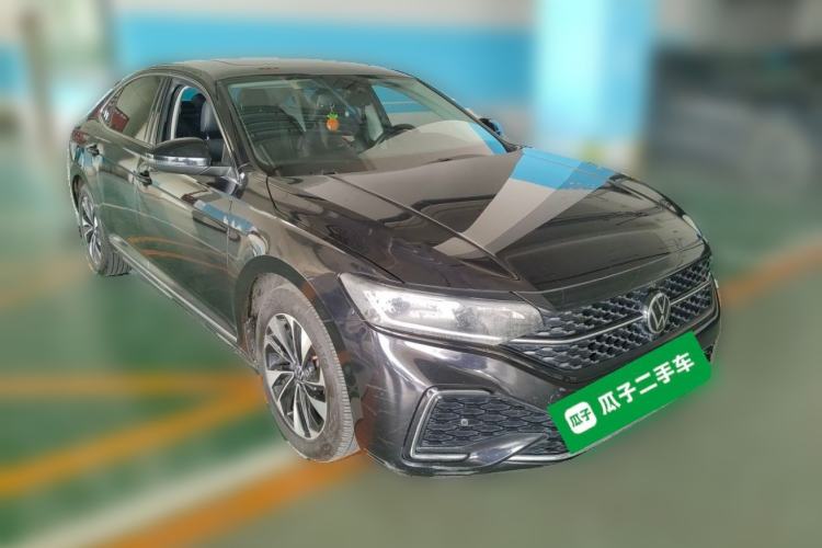 Used Volkswagen Passat 2022 330TSI Starry Elite Edition Front Right 45 Deg