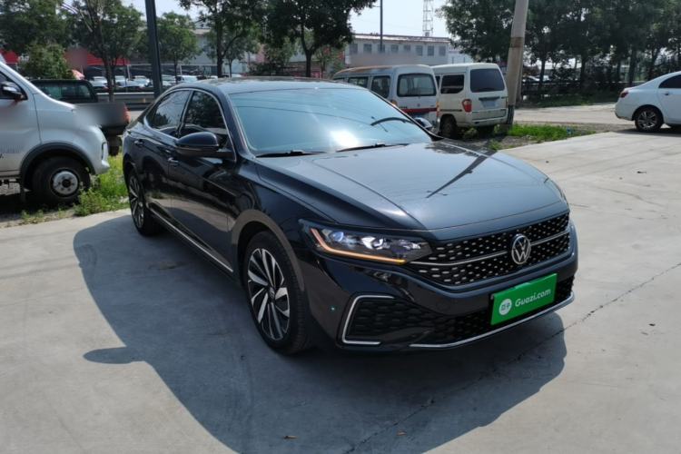 Used Volkswagen Passat 2022 330TSI Starry Elite Edition Front Right 45 Deg