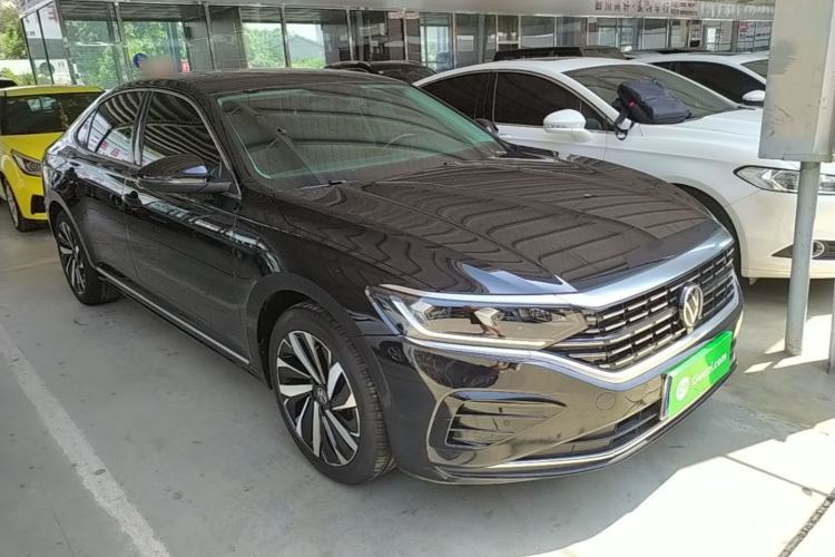 Used Volkswagen Passat 2022 330TSI Elite Edition Front Right 45 Deg