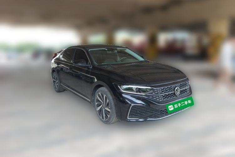 Used Volkswagen Passat 2022 330TSI Starry Elite Edition Front Right 45 Deg