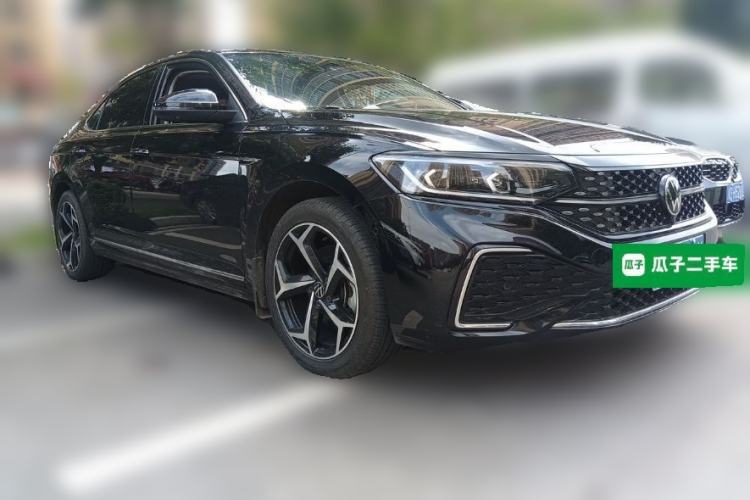 Used Volkswagen Passat 2022 380TSI Luxury Edition Front Right 45 Deg