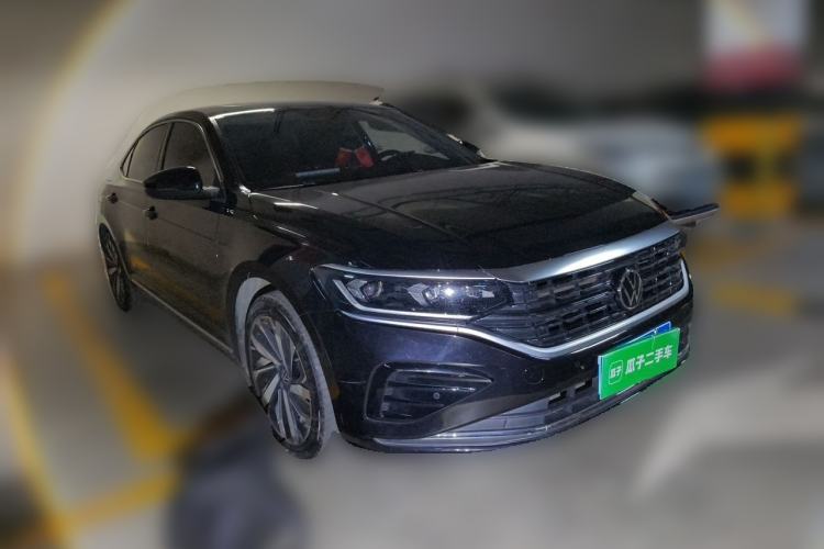 Used Volkswagen Passat 2022 330TSI Elite Edition Front Right 45 Deg