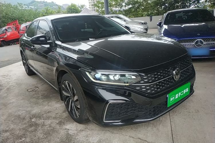 Used Volkswagen Passat 2022 330TSI Starry Elite Edition Front Right 45 Deg