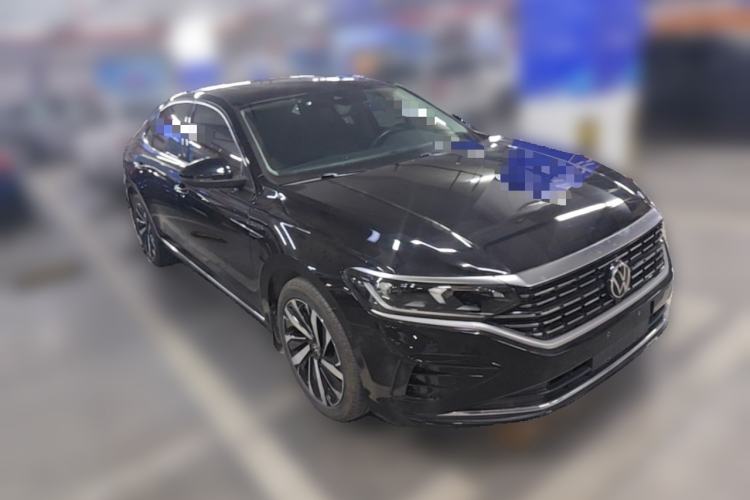Used Volkswagen Passat 2022 330TSI Luxury Edition Front Right 45 Deg