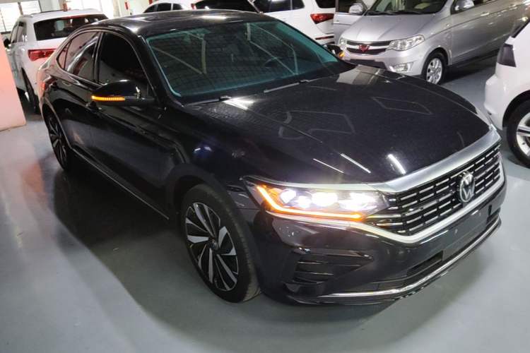 Used Volkswagen Passat 2022 330TSI Elite Edition Front Right 45 Deg