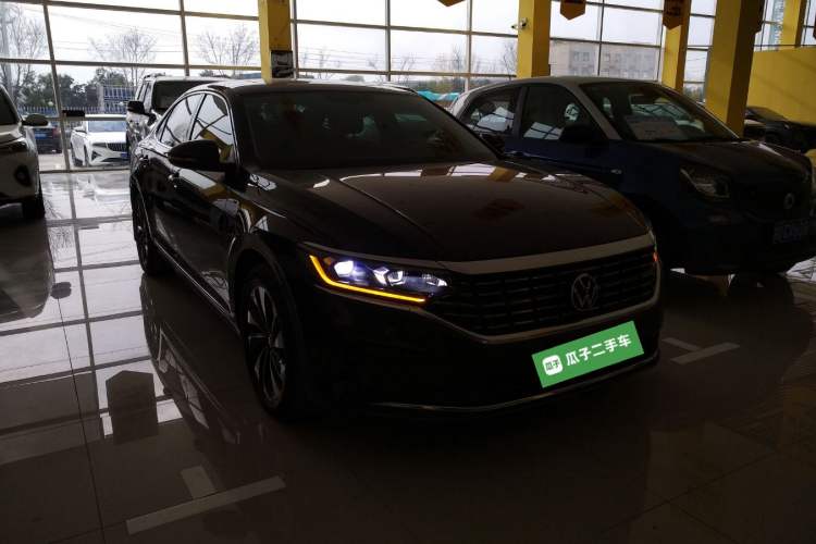 Used Volkswagen Passat 2022 330TSI Elite Edition Custom Version Front Right 45 Deg