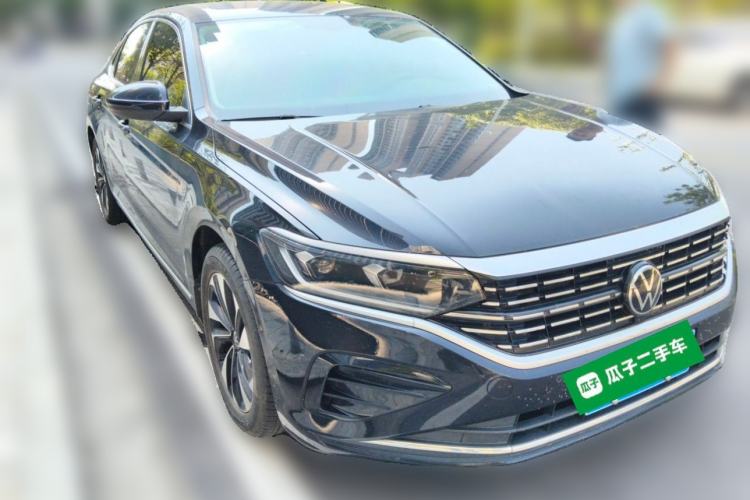 Used Volkswagen Passat 2022 330TSI Elite Edition Front Right 45 Deg