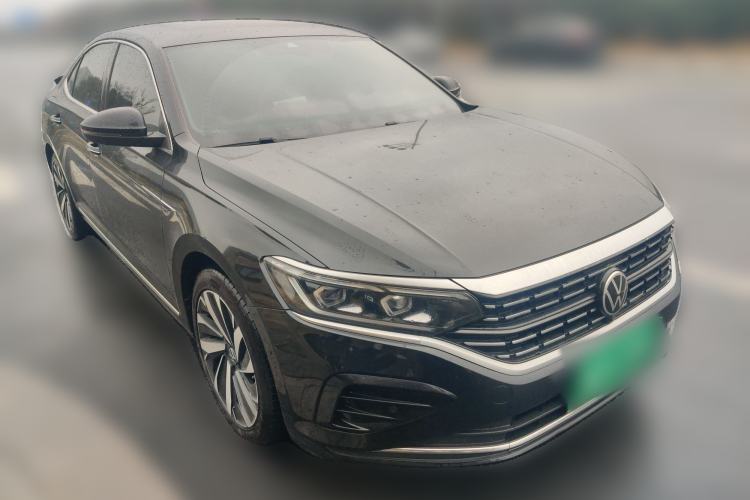 Used Volkswagen Passat 2022 380TSI Flagship Edition Front Right 45 Deg