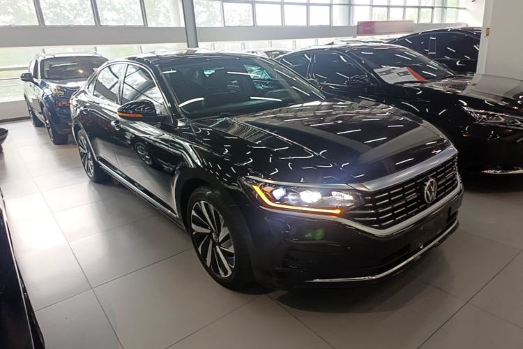 Used Volkswagen Passat 2022 330TSI Elite Edition Front Right 45 Deg