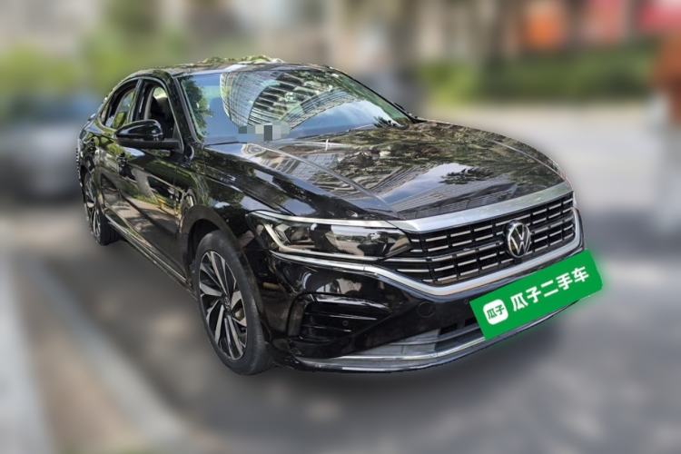 Used Volkswagen Passat 2022 330TSI Elite Edition Front Right 45 Deg