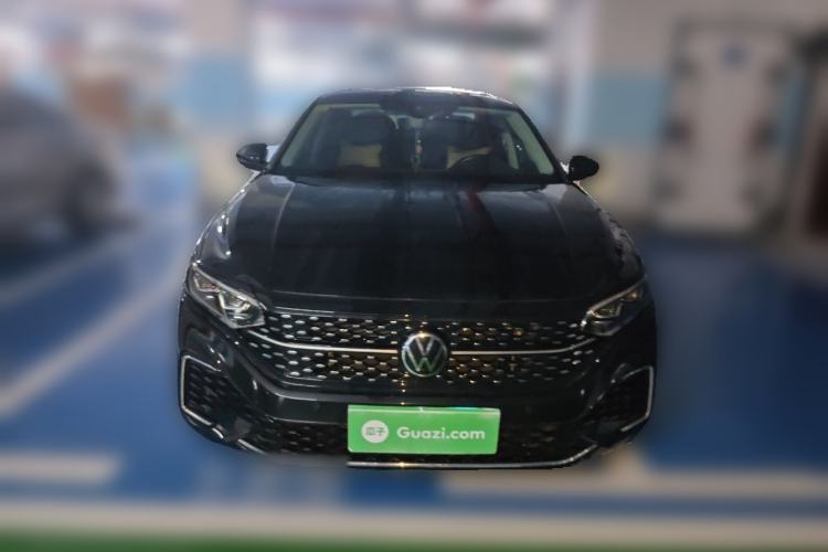 Used Volkswagen Passat 2022 330TSI Luxury Edition Front