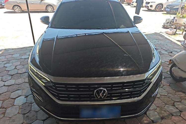 Used Volkswagen Passat 2022 330TSI Luxury Edition Front