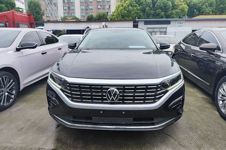 Used Volkswagen Passat 2022 330TSI Elite Edition Custom Version Front