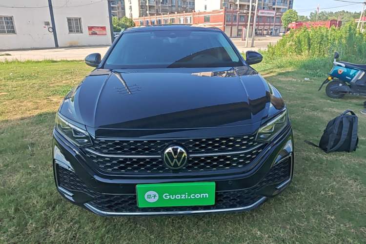 Used Volkswagen Passat 2022 330TSI Starry Luxury Edition Front