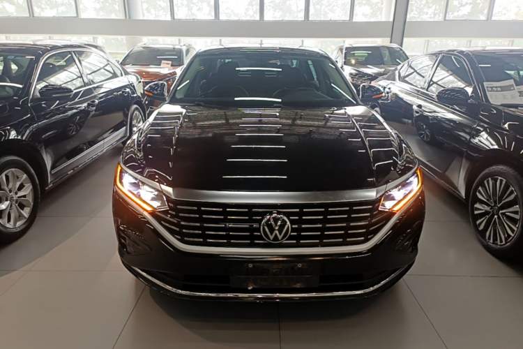 Used Volkswagen Passat 2022 330TSI Elite Edition Front