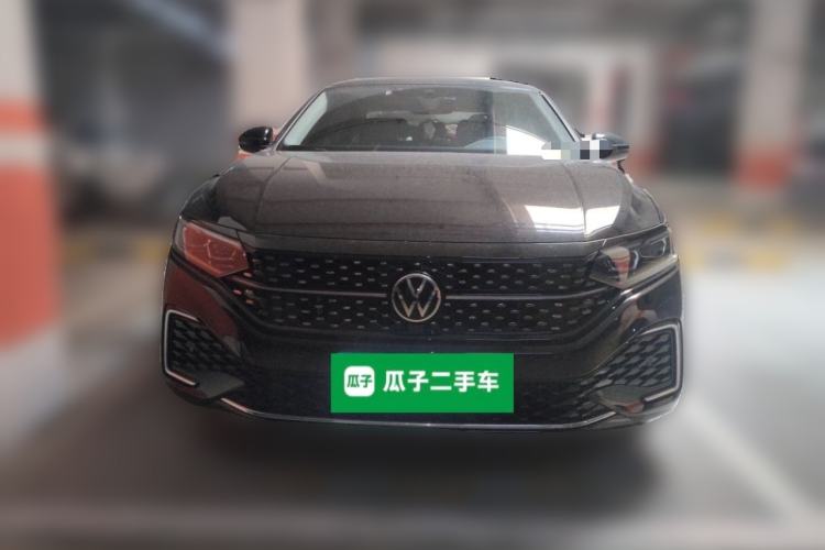 Used Volkswagen Passat 2022 330TSI Starry Luxury Edition Front