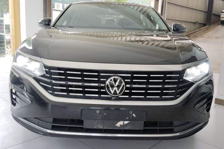 Used Volkswagen Passat 2022 330TSI Luxury Edition Front