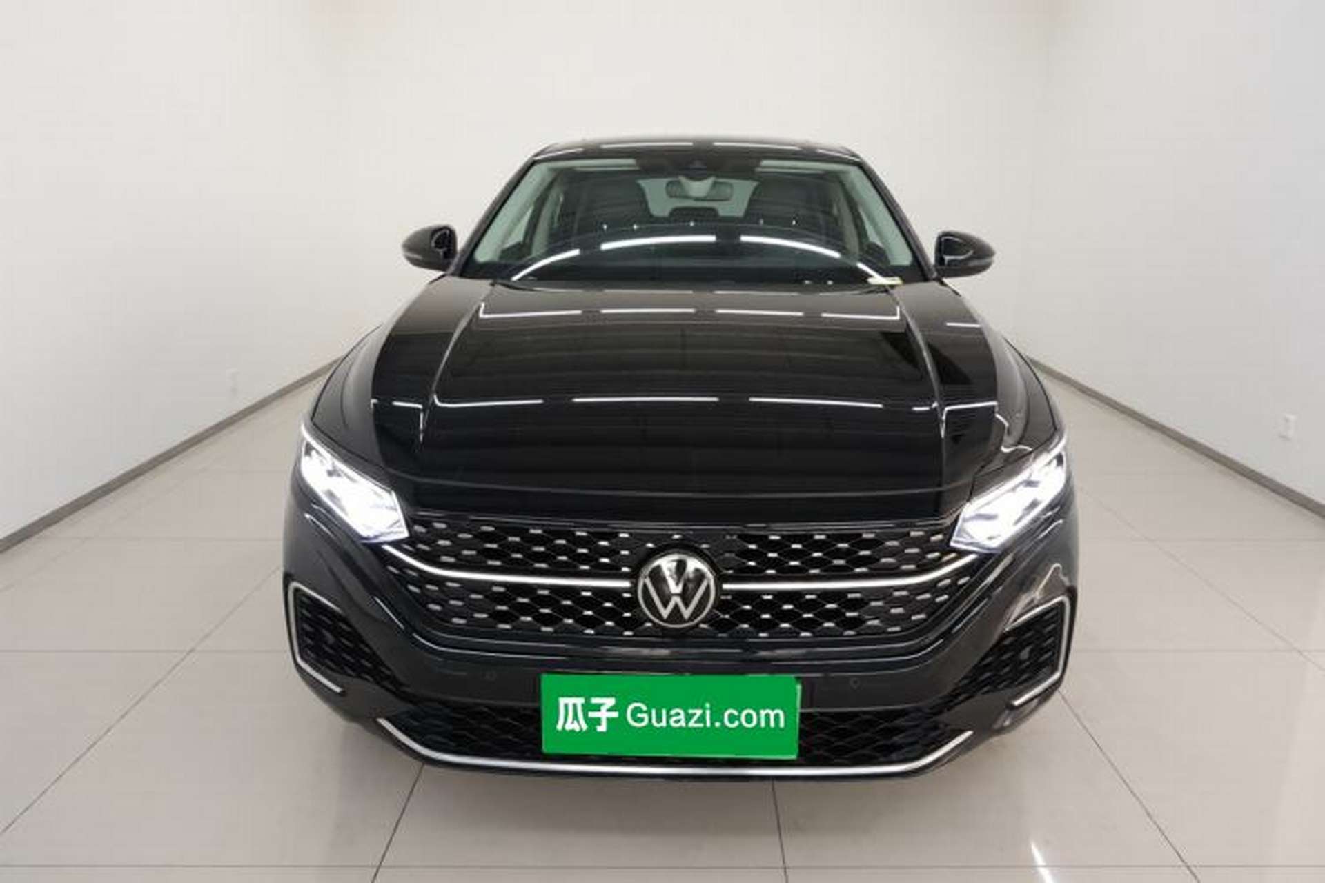 Used Volkswagen Passat 2022 330TSI Starry Luxury Edition – Exclusive Special Edition Front