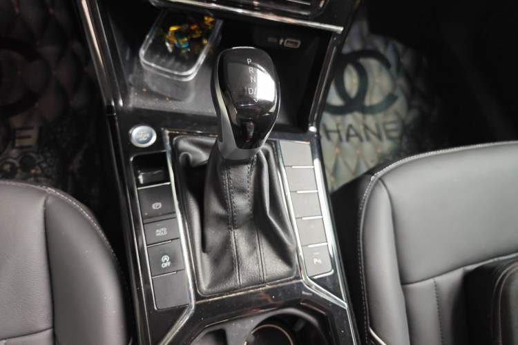 Used Volkswagen Passat 2022 330TSI Elite Edition Gear Lever
