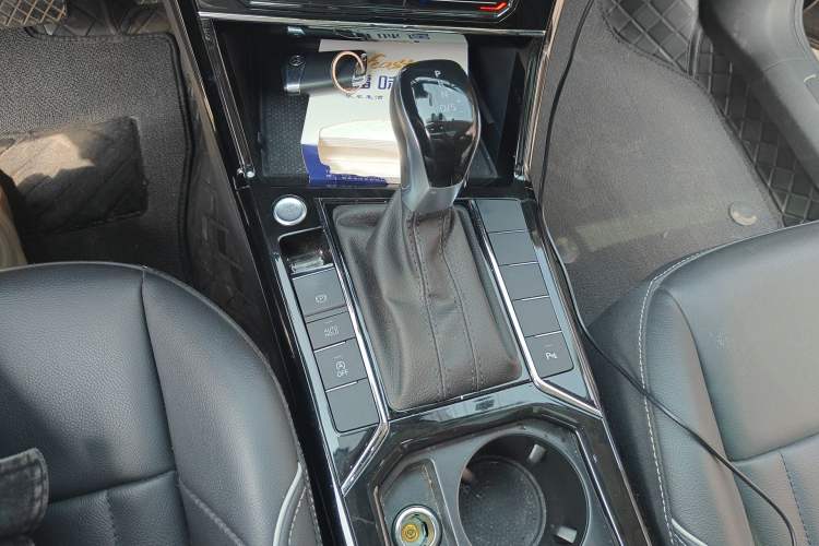 Used Volkswagen Passat 2022 330TSI Starry Elite Edition Gear Lever