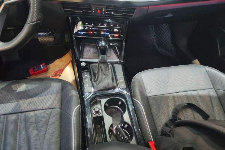 Used Volkswagen Passat 2022 330TSI Starry Luxury Edition Gear Lever