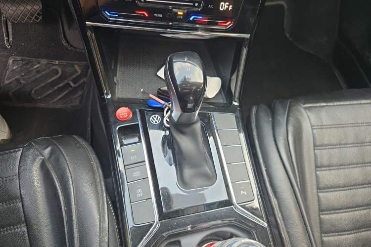 Used Volkswagen Passat 2022 330TSI Starry Elite Edition Gear Lever