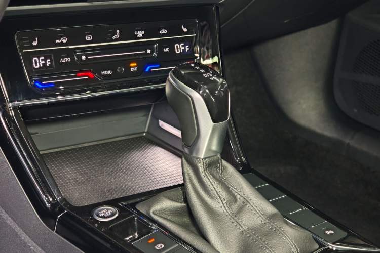Used Volkswagen Passat 2022 330TSI Starry Elite Edition Gear Lever