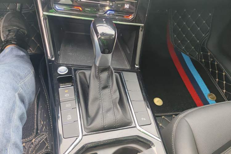 Used Volkswagen Passat 2022 330TSI Starry Elite Edition Gear Lever