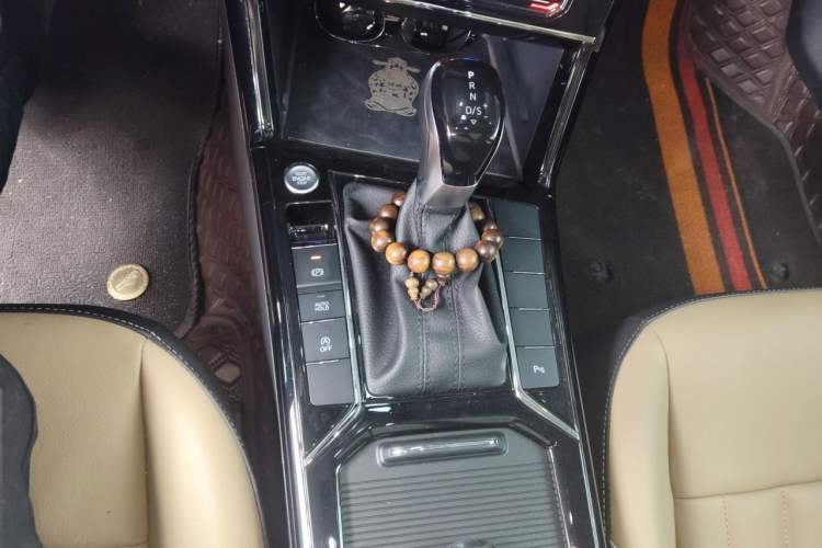 Used Volkswagen Passat 2022 330TSI Elite Edition Gear Lever