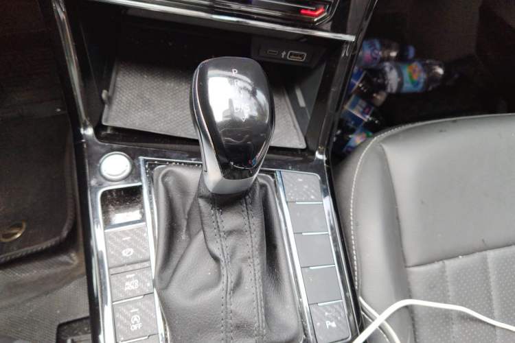 Used Volkswagen Passat 2022 330TSI Elite Edition Gear Lever